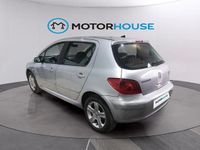 Usado Peugeot 307 110 CV (80 kW) 2005 Gray Berlina