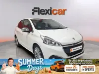 Usado Peugeot 208 Style 75 CV (55 kW) 2017 Blanco Utilitario