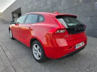 Usado Volvo V40 Kinetic 115 CV (84 kW) 2015 Rojo Berlina