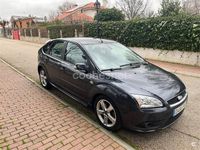 Usado Ford Focus Ghia 115 CV (84 kW) 2007 Gris / plata Berlina