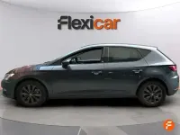 Usado Seat Leon Style 130 CV (95 kW) 2020 Gris Berlina