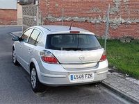 Usado Opel Astra Cosmo 100 CV (73 kW) 2008 Gris / plata Berlina
