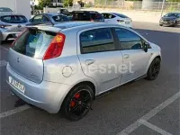 Usado Fiat Grande Punto Sport 90 CV (66 kW) 2007 Gris / plata Utilitario