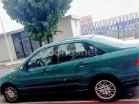 Usado Ford Focus Ghia 100 CV (73 kW) 2002 Verde Berlina