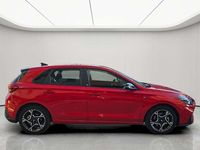 Usado Hyundai i30 N Line 120 CV (88 kW) 2024 Rojo Berlina