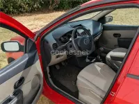 Usado Renault Clio II Dynamique 85 CV (62 kW) 2007 Rojo Berlina