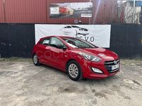Usado Hyundai i30 100 CV (73 kW) 2015 Rojo Berlina