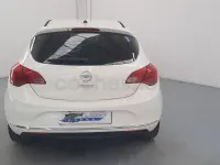 Usado Opel Astra Excellence 110 CV (80 kW) 2012 Blanco Berlina