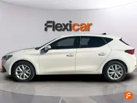 Usado Seat Leon Reference 116 CV (85 kW) 2022 Blanco Utilitario