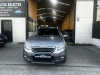 Usado Peugeot 2008 Allure 100 CV (73 kW) 2016 Gris / plata SUV