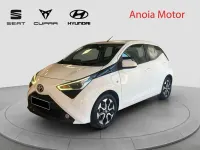 Usado Toyota Aygo X-play 72 CV (52 kW) 2019 Blanco Utilitario