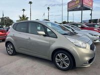 Usado Kia Venga 125 CV (91 kW) 2016 Gris Utilitario