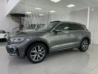 Käytetty VW Touareg 231 HP (169 kW) 2025 Harmaa Katumaasturi