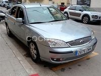 Usado Ford Mondeo Ghia 130 CV (95 kW) 2006 Gris / plata Familiar
