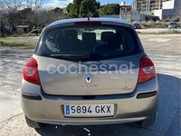 Usado Renault Clio II Authentique 70 CV (51 kW) 2009 Gris / plata Berlina