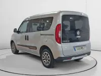 Usado Fiat Doblò Trekking 121 CV (88 kW) 2022 Gris Monovolumen