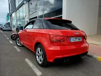 Usado Audi A1 125 CV (91 kW) 2015 Rojo Utilitario