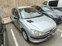 Usado Peugeot 206 Quiksilver 75 CV (55 kW) 2005 Gris / plata Berlina