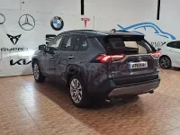 Usado Toyota RAV4 Hybrid Luxury 218 CV (160 kW) 2021 Gris / plata SUV