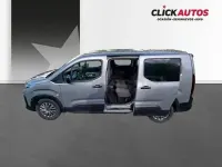 Usado Peugeot Rifter Allure 100 CV (73 kW) 2025 Gris / plata Monovolumen