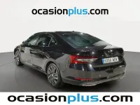 Usado Skoda Superb SportLine 150 CV (110 kW) 2022 Negro Berlina