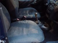 Usado Toyota Yaris Luna 87 CV (63 kW) 2005 Azul Berlina