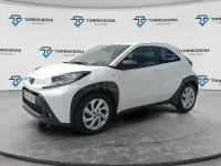 Usado Toyota Aygo X Play 72 CV (52 kW) 2023 Blanco SUV