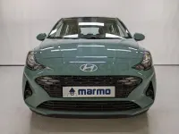 Usado Hyundai i10 63 CV (46 kW) 2025 Verde Utilitario