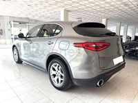 Usado Alfa Romeo Stelvio Executive 190 CV (139 kW) 2020 Gris / plata SUV
