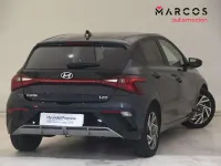 Usado Hyundai i20 101 CV (74 kW) 2025 Gris Utilitario