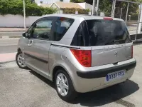 Usado Peugeot 1007 75 CV (55 kW) 2006 Gris Monovolumen