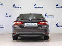 Usado Toyota Camry Advance 218 CV (160 kW) 2021 Marrón Berlina