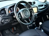 Usado Jeep Renegade Night Eagle 140 CV (102 kW) 2019 Blanco SUV