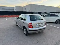 Usado Skoda Fabia Comfort 80 CV (58 kW) 2005 Gris / plata Berlina