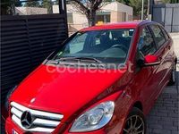 Usado Mercedes B180 109 CV (80 kW) 2011 Rojo Monovolumen