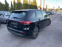 Usado Mercedes B180 116 CV (85 kW) 2022 Negro Monovolumen
