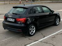 usado Audi A1 Sportback Attraction 1.4 TDI ultra 66 kW (90 CV) S tronic