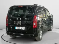 Usado Opel Combo Life Elegance 130 CV (95 kW) 2022 Negro Monovolumen