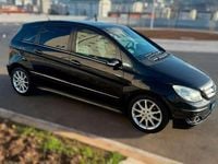 Usado Mercedes C320 140 CV (102 kW) 2007 Negro Berlina