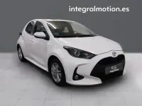 Usado Toyota Yaris Active 115 CV (84 kW) 2022 Blanco Utilitario