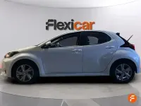 Usado Toyota Yaris Active 116 CV (85 kW) 2025 Blanco Utilitario
