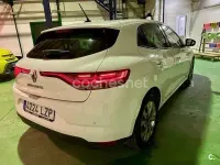 Usado Renault Mégane II Intens 115 CV (84 kW) 2022 Blanco Berlina
