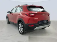 Usado Kia Stonic 84 CV (61 kW) 2023 Rojo SUV