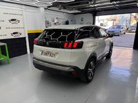 Usado Peugeot 3008 Allure 130 CV (95 kW) 2019 Blanco SUV