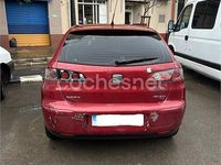 Usado Seat Ibiza Sport 100 CV (73 kW) 2005 Granate Utilitario