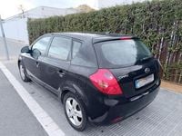 Usado Kia Ceed Active 115 CV (84 kW) 2008 Negro Utilitario