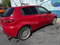 Usado Alfa Romeo 147 Distinctive 120 CV (88 kW) 2008 Rojo Utilitario
