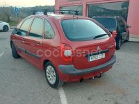 Usado Citroën Xsara Picasso Exclusive 110 CV (80 kW) 2004 Granate Monovolumen