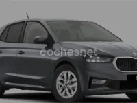 Usado Skoda Fabia Selection 80 CV (58 kW) 2024 Gris / plata Utilitario
