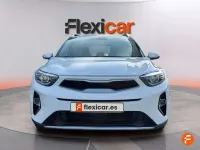 Usado Kia Stonic 84 CV (61 kW) 2022 Blanco SUV